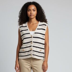 Zara Women’s Cream & Black Devanne Striped Knit Sweater Vest. Size L